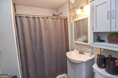 Bath - 1579 Van Buren Rd, Barnesville, GA 30204 photo 13 of 13