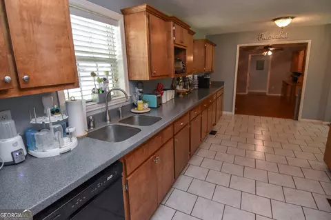 Kitchen - 1579 Van Buren Rd, Barnesville, GA 30204 photo 1 of 7