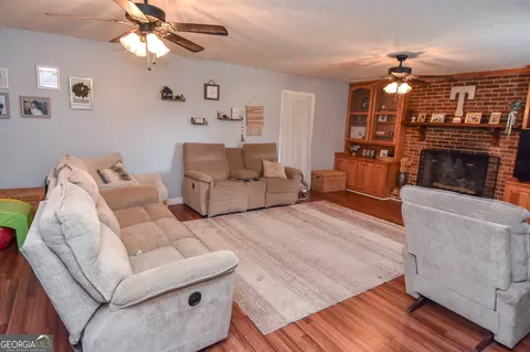 Living - 1579 Van Buren Rd, Barnesville, GA 30204 photo 1 of 2