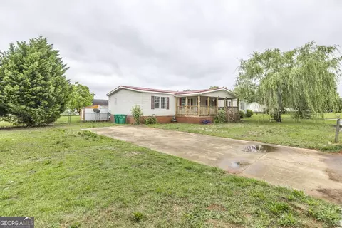 127 Shamrock Cir, Byron, GA 31008
