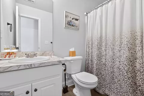 Bath - 202 Rolling Woods Ln, Hull, GA 30646 photo 1 of 2
