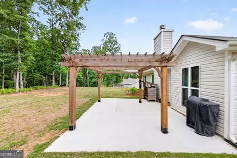 Exterior - 202 Rolling Woods Ln, Hull, GA 30646 photo 4 of 7