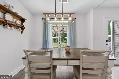 Dining - 202 Rolling Woods Ln, Hull, GA 30646 photo 2 of 2