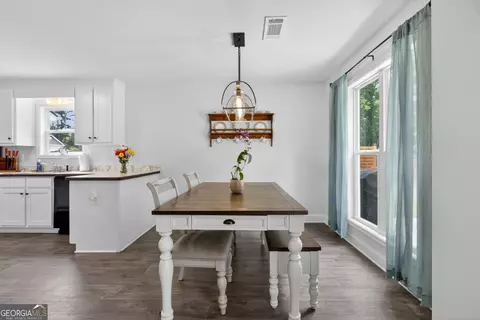 Dining - 202 Rolling Woods Ln, Hull, GA 30646 photo 1 of 2