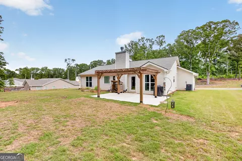 Exterior - 202 Rolling Woods Ln, Hull, GA 30646 photo 6 of 7