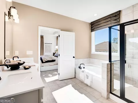 Bath - 665 Nichols Farm Cir, Dacula, GA 30019 photo 3 of 5