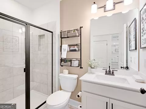Bath - 665 Nichols Farm Cir, Dacula, GA 30019 photo 1 of 5
