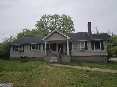 49 Parkway Dr, Toccoa, GA 30577