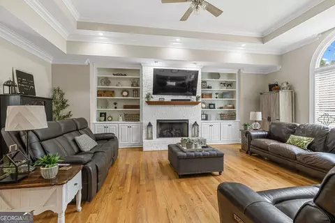 Living - 5 Haley Dr SE, Rome, GA 30161 photo 2 of 2