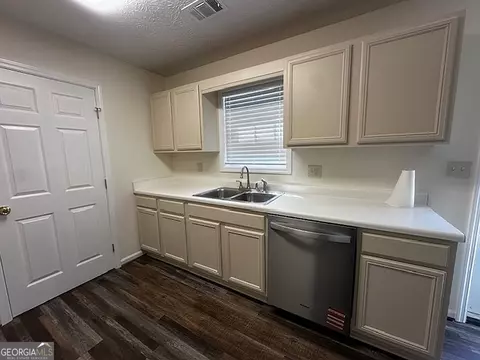 Kitchen - 106 Ridgefield Cir, Lagrange, GA 30241 photo 1 of 3
