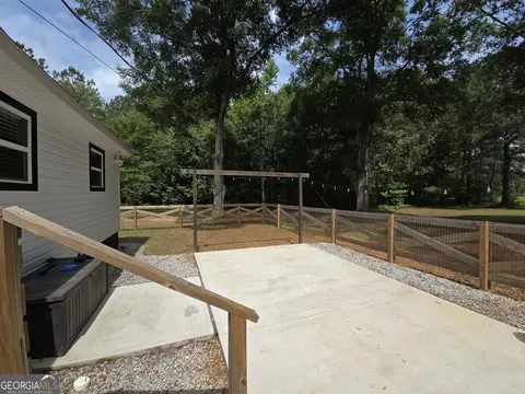 Exterior - 395 E Milner Rd, Zebulon, GA 30295 photo 9 of 30