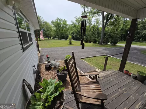 Exterior - 395 E Milner Rd, Zebulon, GA 30295 photo 8 of 30