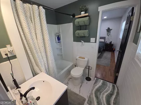 Bath - 395 E Milner Rd, Zebulon, GA 30295 photo 1 of 4