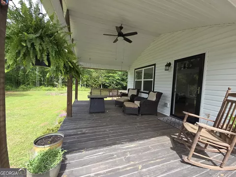 Exterior - 395 E Milner Rd, Zebulon, GA 30295 photo 3 of 30