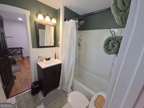 Bath - 395 E Milner Rd, Zebulon, GA 30295 photo 2 of 4