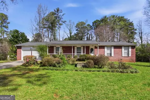 860 Regency Ct, Lawrenceville, GA 30044