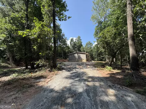 Exterior - 1018 Neal Rd, Commerce, GA 30530 photo 8 of 9