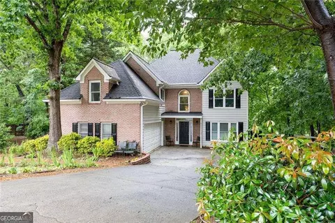2204 Thicket Ct NW, Acworth, GA 30102