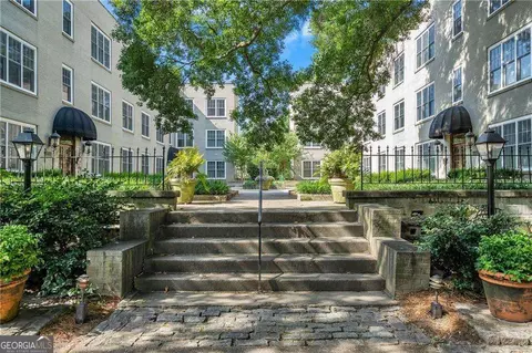 30 Collier Rd NW #8, Atlanta, GA 30309