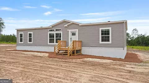 789 Hires Rd, Jesup, GA 31545