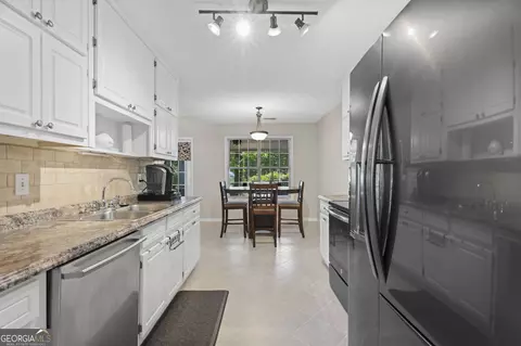 Kitchen - 1059 Arbor Way, Mcdonough, GA 30253 photo 2 of 4