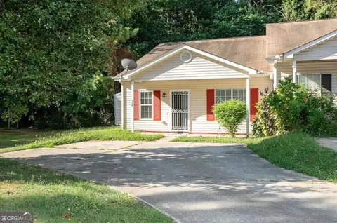 738 Boston Cmns, College Park, GA 30349