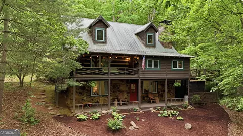 320 Sweetwater Dr, Clarkesville, GA 30523