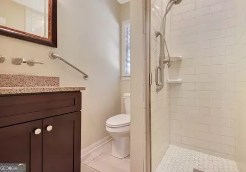 Bath - 717 Tyrone Rd, Tyrone, GA 30290 photo 1 of 7