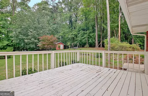 Exterior - 717 Tyrone Rd, Tyrone, GA 30290 photo 10 of 21