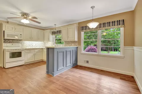 Kitchen - 717 Tyrone Rd, Tyrone, GA 30290 photo 1 of 5
