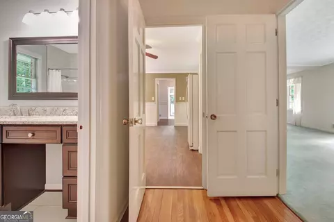 Entry Way - 717 Tyrone Rd, Tyrone, GA 30290 photo 5 of 8