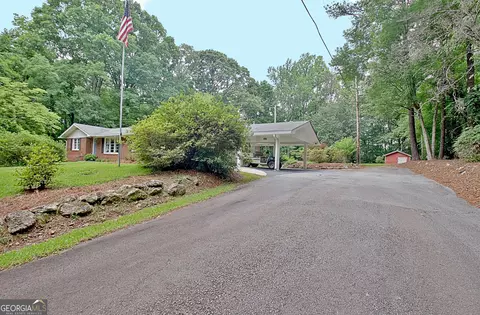 Exterior - 717 Tyrone Rd, Tyrone, GA 30290 photo 5 of 21