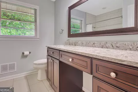 Bath - 717 Tyrone Rd, Tyrone, GA 30290 photo 5 of 7