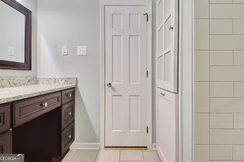 Bath - 717 Tyrone Rd, Tyrone, GA 30290 photo 3 of 7