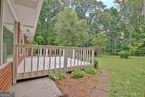 Exterior - 717 Tyrone Rd, Tyrone, GA 30290 photo 8 of 21