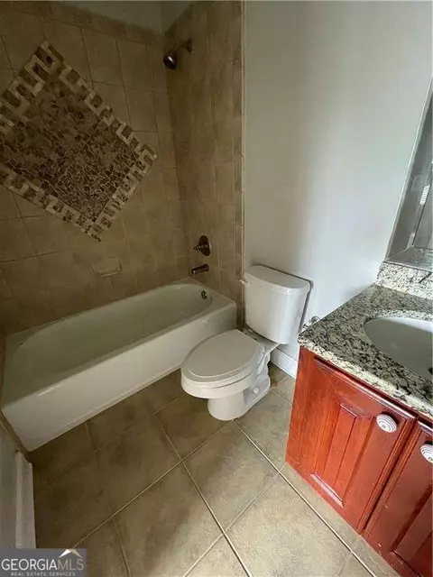 Bath - 8730 Sawgrass Way, Duluth, GA 30097 photo 2 of 5
