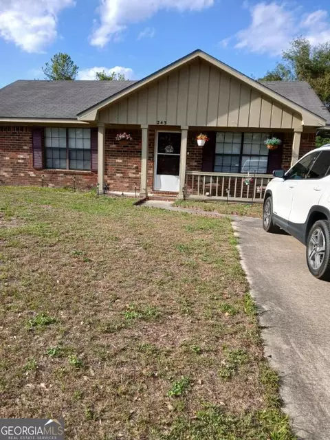 243 Garden Cir, Hinesville, GA 31313