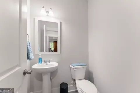 Bath - 109 Marauder Way, Athens, GA 30607 photo 4 of 4