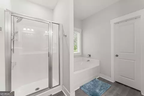 Bath - 109 Marauder Way, Athens, GA 30607 photo 1 of 4
