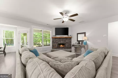 Living - 109 Marauder Way, Athens, GA 30607 photo 1 of 1