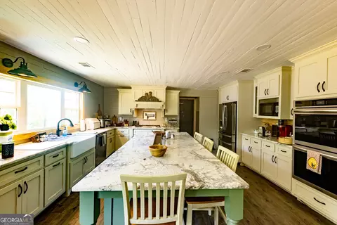 Kitchen - 655 White Rd, Thomaston, GA 30286 photo 2 of 5