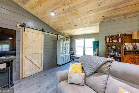 Living - 655 White Rd, Thomaston, GA 30286 photo 2 of 2