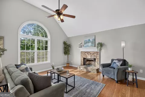 Living - 195 River Oak Ct, Temple, GA 30179 photo 2 of 4