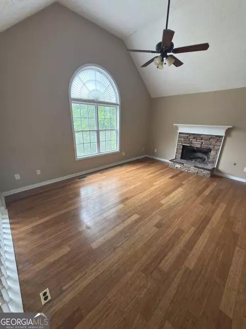 Living - 195 River Oak Ct, Temple, GA 30179 photo 2 of 3