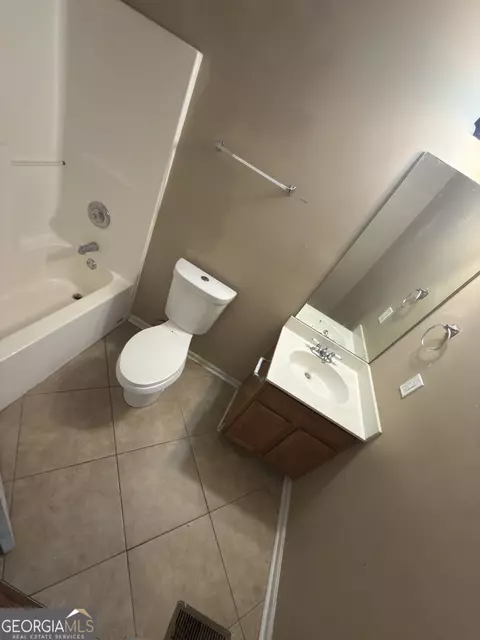 Bath - 195 River Oak Ct, Temple, GA 30179 photo 1 of 3