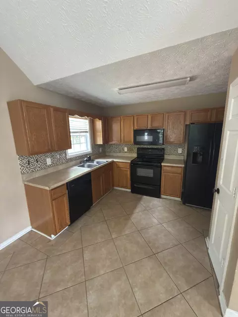 Kitchen - 195 River Oak Ct, Temple, GA 30179 photo 1 of 1