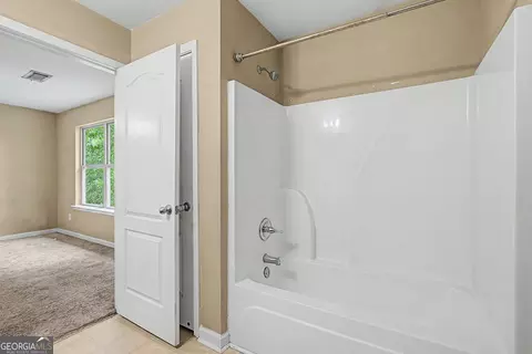 Bath - 1441 Arbor Place Dr, Morrow, GA 30260 photo 2 of 3
