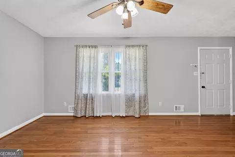 Living - 35 Ann Ct, Mcdonough, GA 30253 photo 1 of 4
