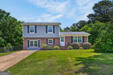 35 Ann Ct, Mcdonough, GA 30253