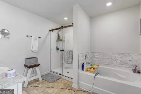 Bath - 575 Walnut Grove Way, Pendergrass, GA 30567 photo 1 of 3